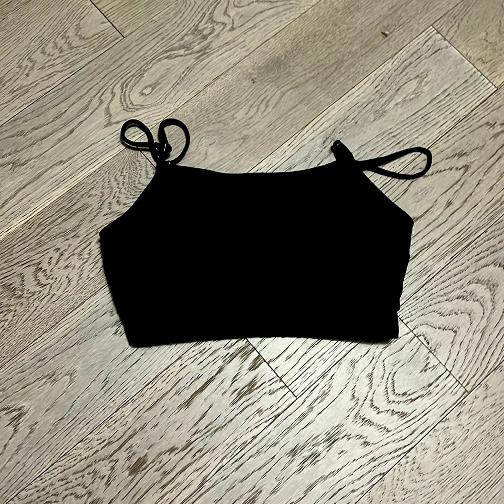 Black tank crop top